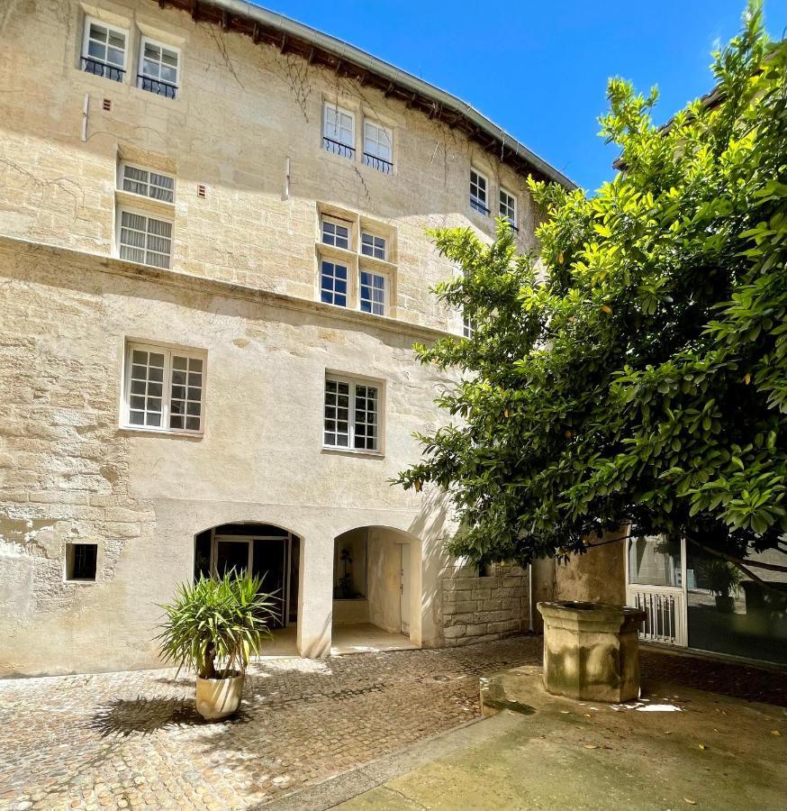 Appartement Aux Pieds Du Palais Des Papes. Avignone Esterno foto