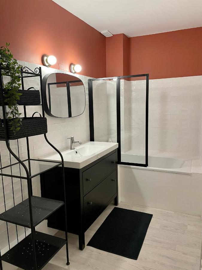 Appartement Aux Pieds Du Palais Des Papes. Avignone Esterno foto