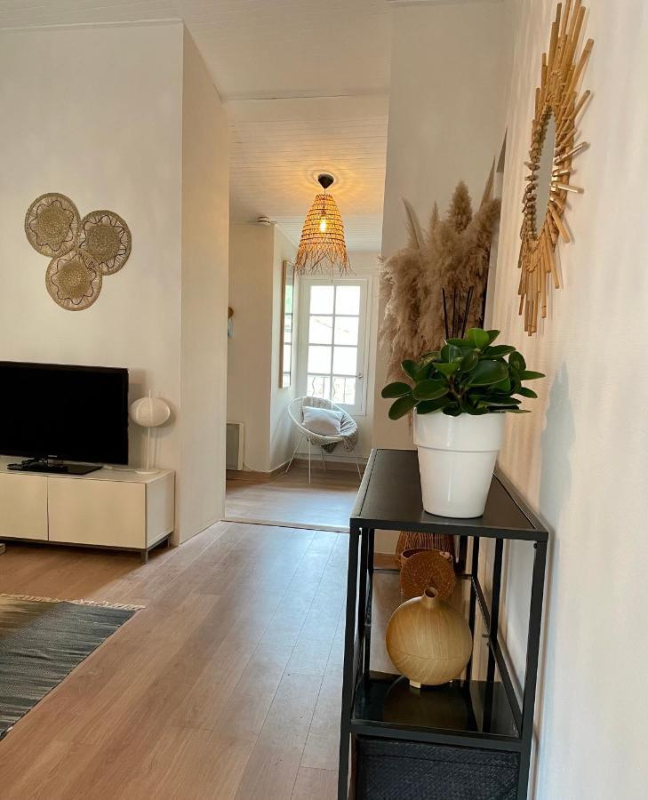 Appartement Aux Pieds Du Palais Des Papes. Avignone Esterno foto